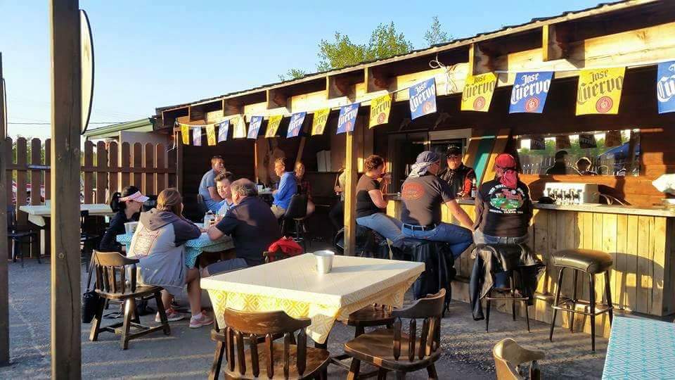 LT's Dockside Bar & Grill 58318