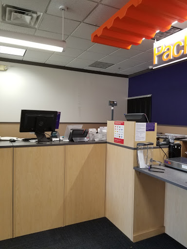 Shipping and Mailing Service «FedEx Office Ship Center», reviews and photos, 1341 Coolidge Hwy, Troy, MI 48084, USA