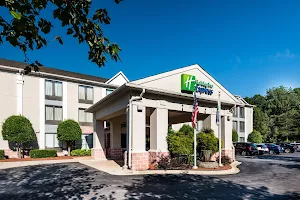 Holiday Inn Express & Suites Charlotte Arpt-Belmont, an IHG Hotel image
