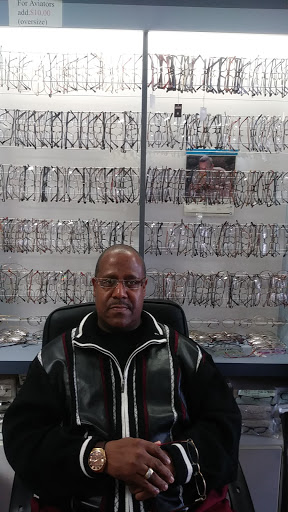 Optician «Douglas Optical», reviews and photos, 4501 E Carson St # 101, Long Beach, CA 90808, USA