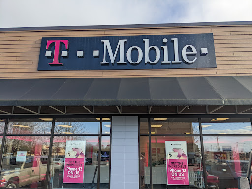 Cell Phone Store «T-Mobile», reviews and photos, 6691 SE Tualatin Valley Hwy, Hillsboro, OR 97123, USA