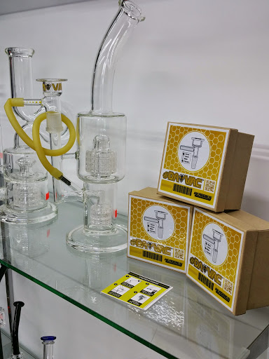 Tobacco Shop «Puff Puff Pass Smoke Shop», reviews and photos, 125 W Sunrise Blvd, Fort Lauderdale, FL 33311, USA