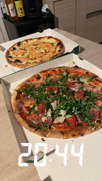 Plats et boissons du Pizzas à emporter Dolce vita pizza à Les Fins - n°2