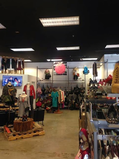 Clothing Store «Uptown Cheapskate», reviews and photos, 3454 W Chandler Blvd #18, Chandler, AZ 85226, USA