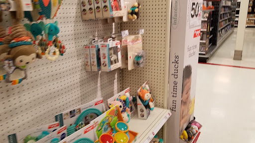 Department Store «Target», reviews and photos, 18855 N Market Pl Dr, Aurora, OH 44202, USA