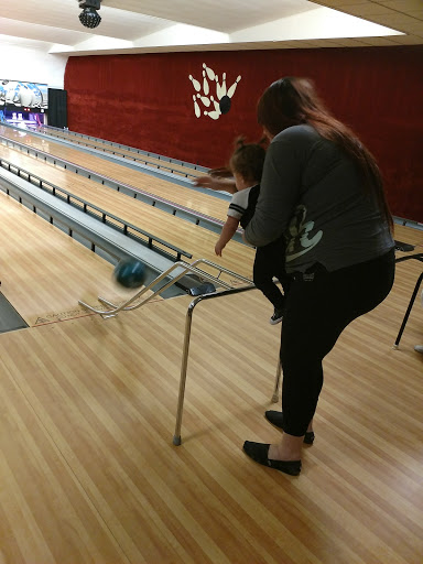 Bowling Alley «Mt. Morris Lanes and Pro Shop», reviews and photos, 9 Erie St, Mt Morris, NY 14510, USA