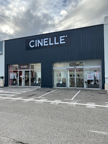 Cinelle à Saint-Étienne-de-Saint-Geoirs