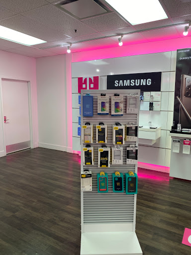 Cell Phone Store «T-Mobile», reviews and photos, 16600 W 159th St #103, Lockport, IL 60441, USA