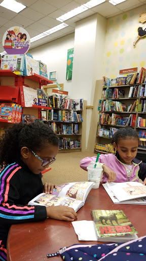 Book Store «Barnes & Noble», reviews and photos, 6646 Loisdale Rd, Springfield, VA 22150, USA