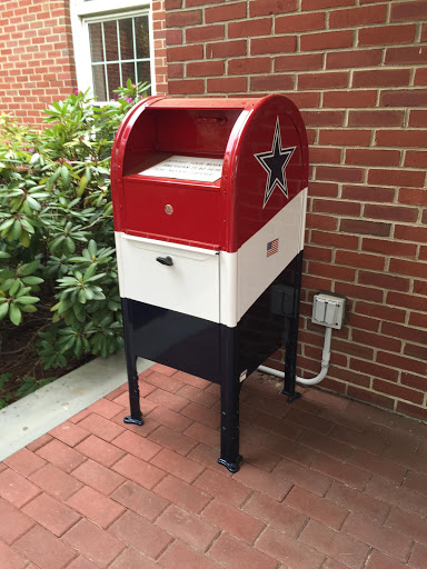 Auto Body Shop «Maaco Collision Repair & Auto Painting», reviews and photos, 500 Hicksville Rd, Massapequa, NY 11758, USA