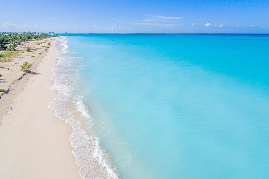 Strand des Northwest Point Resort