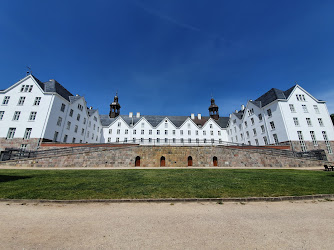 Alte Schwimmhalle am Schloss