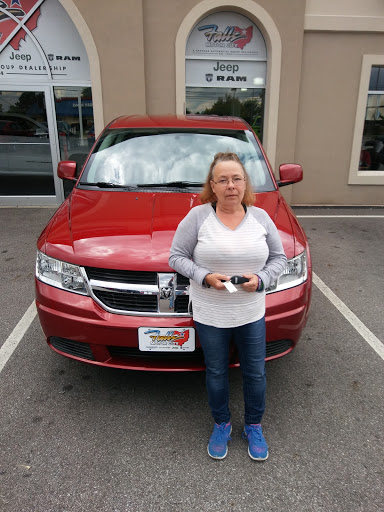 Car Dealer «Falls Chrysler Jeep Dodge», reviews and photos, 4100 State Rd, Cuyahoga Falls, OH 44223, USA