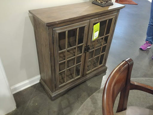 Furniture Store «Toms-Price Home Furnishings», reviews and photos, 303 E Front St, Wheaton, IL 60187, USA