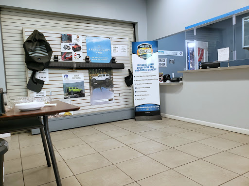 Jeep Dealer «East Hills Chrysler Jeep Dodge Ram SRT», reviews and photos, 2300 Northern Blvd, Greenvale, NY 11548, USA