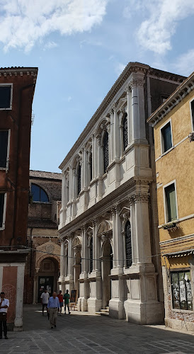 Recensioni di Scuola Grande dei Carmini a Venezia - Museo