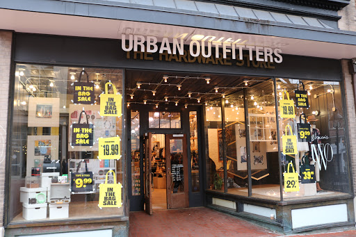 Clothing Store «Urban Outfitters», reviews and photos, 316 E Main St, Charlottesville, VA 22902, USA