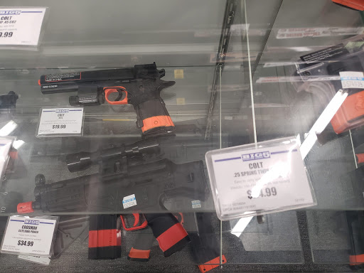 Sporting Goods Store «Big 5 Sporting Goods - Fresno», reviews and photos, 5488 N Blackstone Ave, Fresno, CA 93710, USA