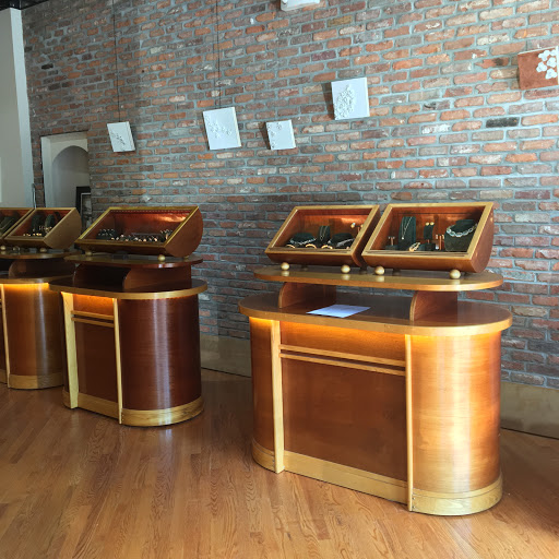 Jewelry Designer «Russ Hollander Master Goldsmith», reviews and photos, 154 Bedford St, Stamford, CT 06901, USA