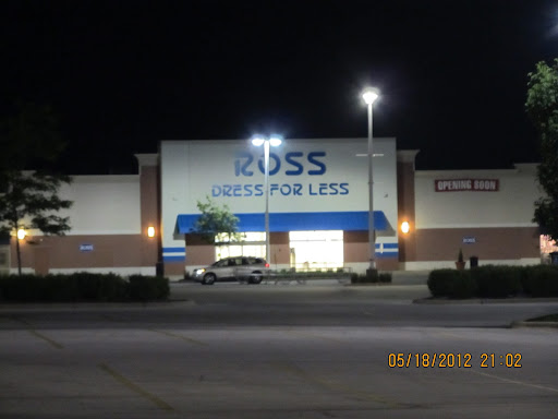 Clothing Store «Ross Dress for Less», reviews and photos, 1720 Douglas Rd, Oswego, IL 60543, USA