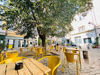 Atmosphère du Restaurant servant le petit-déjeuner Café de la Roquette à Arles - n°18
