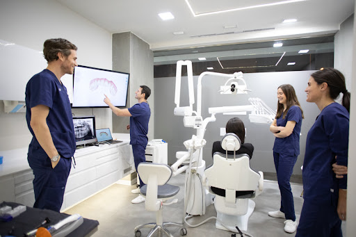 Castellana Clínica Dental – (Castillejos)