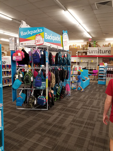 Office Supply Store «Office Depot», reviews and photos, 40 E Golf Rd, Schaumburg, IL 60173, USA