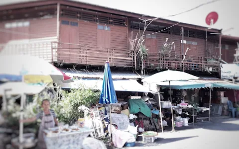 Wat Sai Floating Market image