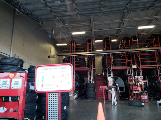 Tire Shop «Discount Tire Store - Littleton, CO», reviews and photos, 2307 W Belleview Ave, Littleton, CO 80120, USA