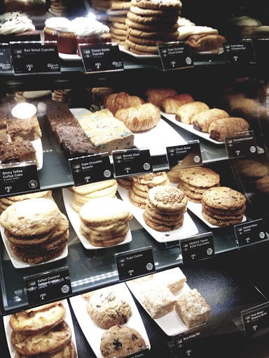 Book Store «Barnes & Noble», reviews and photos, 3561 N Freeway Blvd, Sacramento, CA 95834, USA