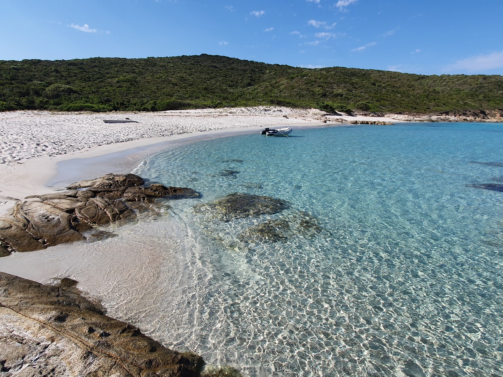 Foto av Trave beach med fin beige sand yta