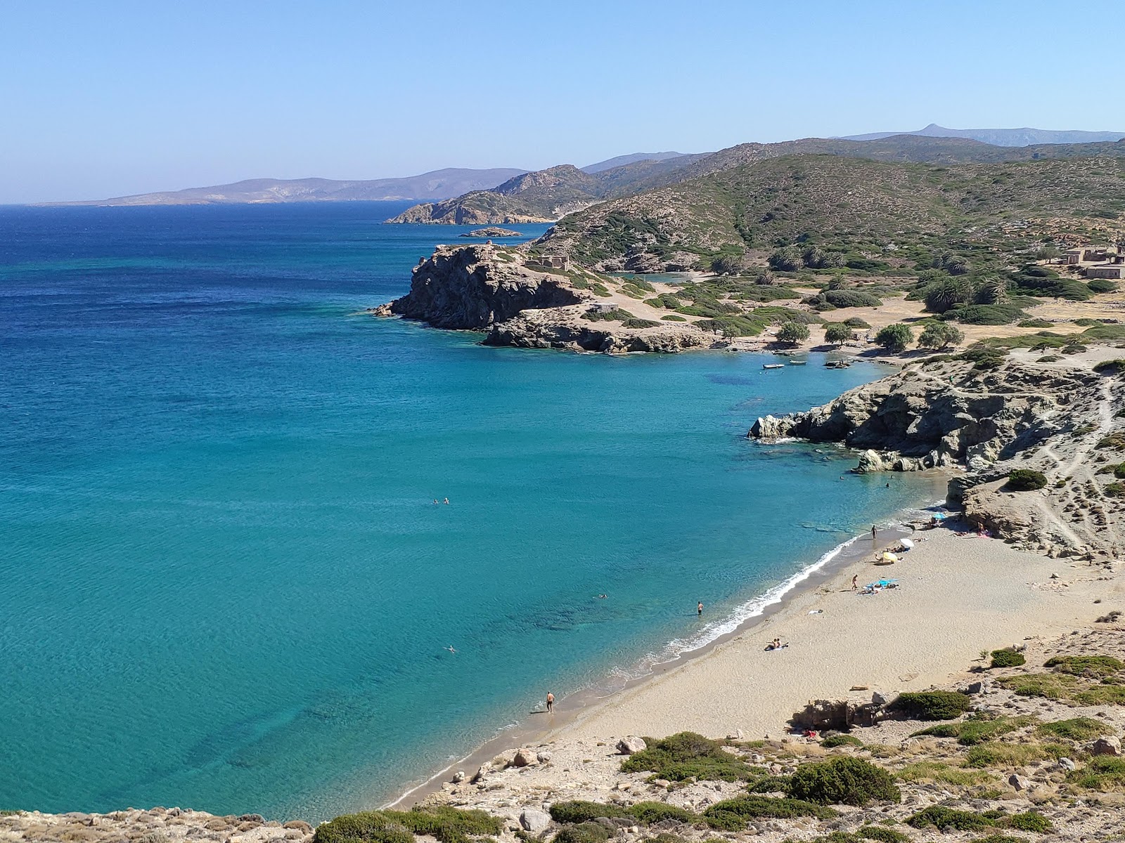 Foto van Erimoupolis Strand met turquoise puur water oppervlakte
