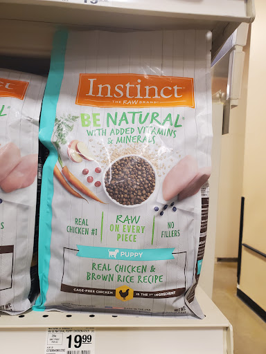 Pet Supply Store «PetSmart», reviews and photos, 2221 Oakton St, Evanston, IL 60202, USA