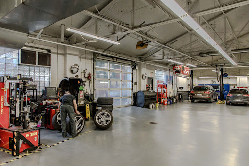 Auto Repair Shop «Dubwerx», reviews and photos, 6323 Madison Rd, Cincinnati, OH 45227, USA