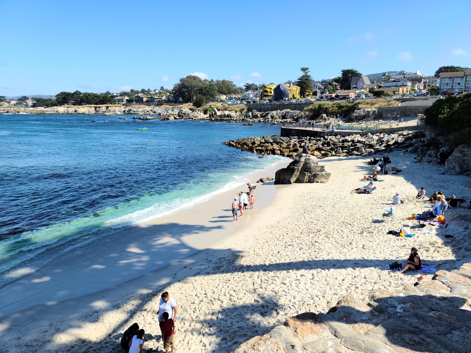 Foto van Lover's Point Beach met turquoise puur water oppervlakte