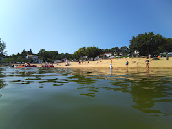 Plage du Lac de Saint-Pee-sur-Nivelle'in fotoğrafı - rahatlamayı sevenler arasında popüler bir yer