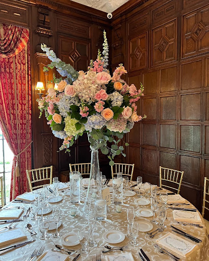 Florist «Pedestals Florist», reviews and photos, 125 Herricks Rd, Garden City Park, NY 11040, USA