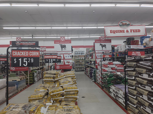 Home Improvement Store «Tractor Supply Co.», reviews and photos, 154 Vestal Pkwy W, Vestal, NY 13850, USA