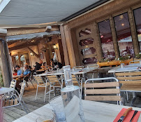 Atmosphère du Restaurant les Sapins - Praz-sur-Arly - n°2