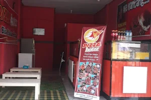 PizzaHotzz sigong Cirebon image