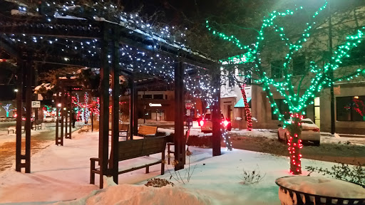 Ice Cream Shop «Sanders Chocolate & Ice Cream Shoppes - Wyandotte», reviews and photos, 3042 Biddle Ave, Wyandotte, MI 48192, USA