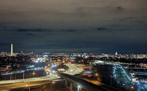 DoubleTree by Hilton Hotel Washington DC - Crystal City image