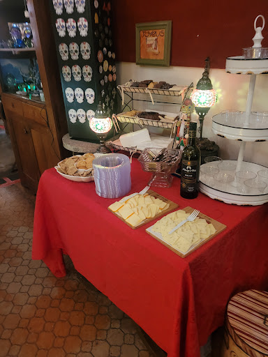 Antique Store «La Boutique Des Boudreaux», reviews and photos, 309 Bear Creek Ave, Morrison, CO 80465, USA