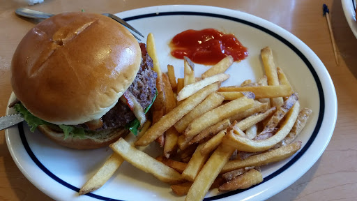 Shopping Mall «Pine Creek Shopping Center», reviews and photos, 692 Freeman Ln, Grass Valley, CA 95949, USA