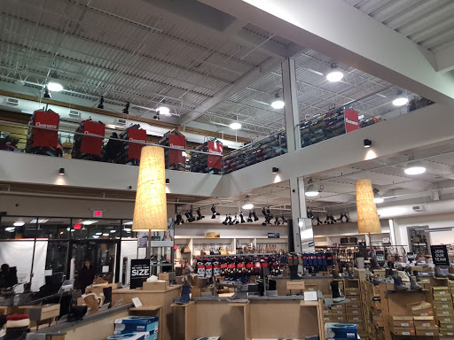 Shoe Store «DSW Designer Shoe Warehouse», reviews and photos, 60 NJ-17, Paramus, NJ 07652, USA