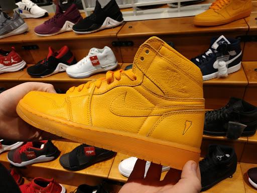 Shopping Mall «Castleton Square», reviews and photos, 6020 E 82nd St, Indianapolis, IN 46250, USA