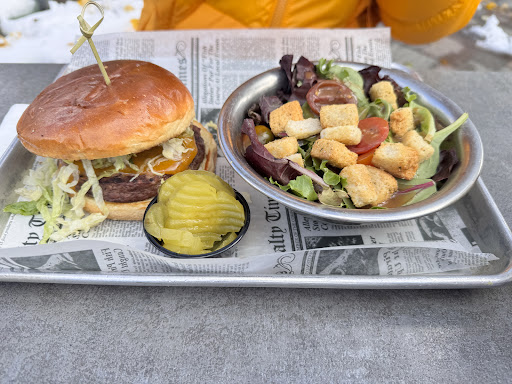 572 Social kitchen & lounge