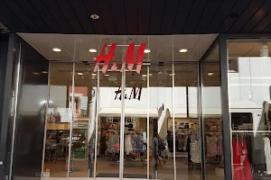 H&M Nyon image