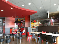 Atmosphère du Restaurant KFC Valenciennes Petite Forêt à Petite-Forêt - n°19