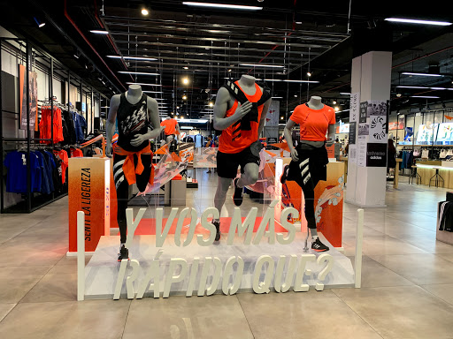 adidas Store Unicenter Shopping